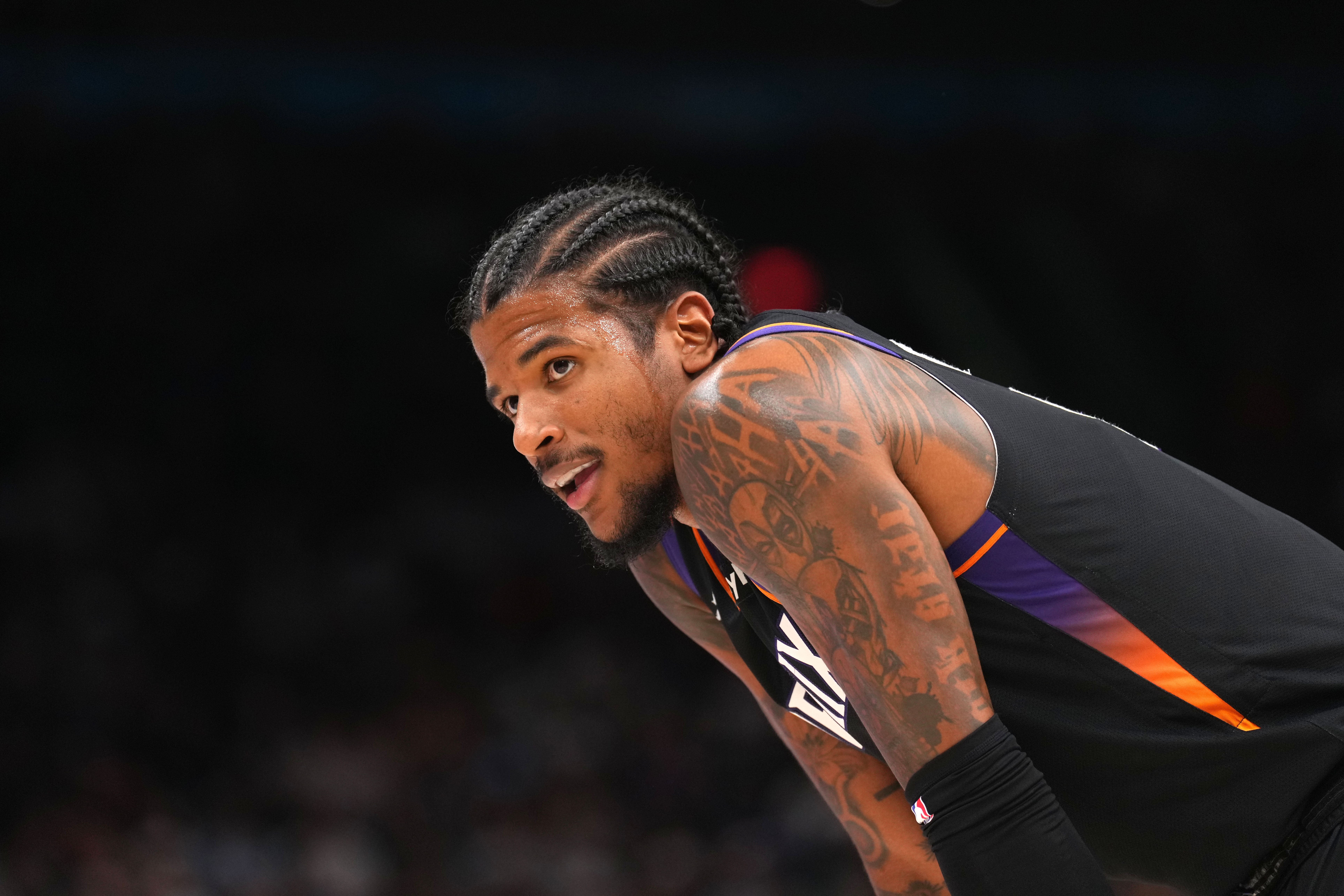 乐鱼官方网站最新版本下载-被DNP近一节半！杰伦·格林仅打20分钟10中3&amp;三分5中0得8分4失误